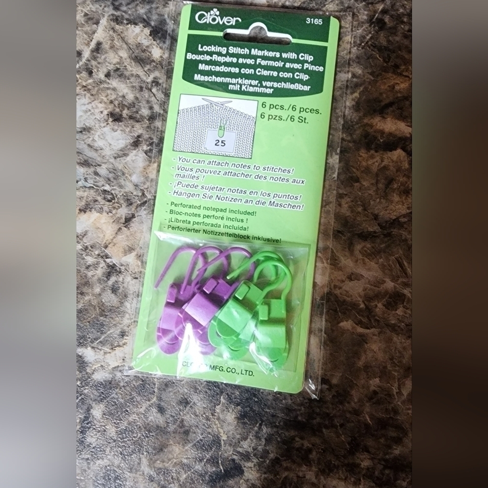 Clover locking stitch marker with clips New